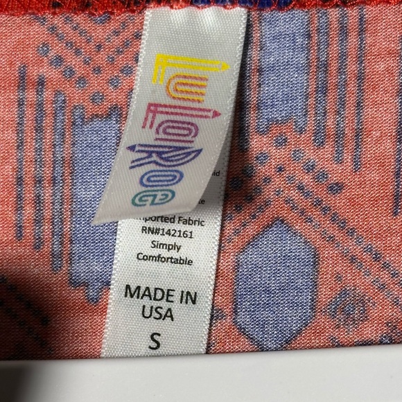 LuLaRoe Red Blue Geometric Tribal Print‎ Short Sleeve Tunic Top S NEW with FLAW - Picture 7 of 14